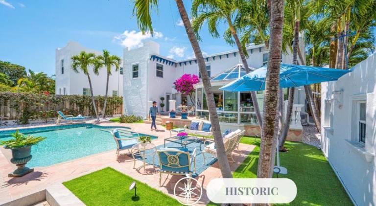 Vacation home with pool in West Palm Beach, FL