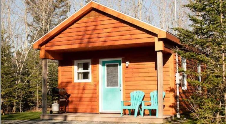 Beautiful vacation home with jacuzzi | Pets allowed in Halifax, NS