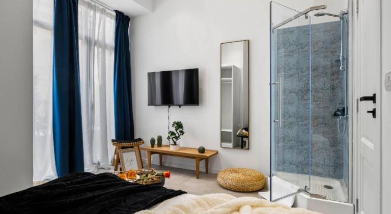 Lovely apartment with jacuzzi | Near Stavropoleos Monastery | Dogs allowed — photo 2