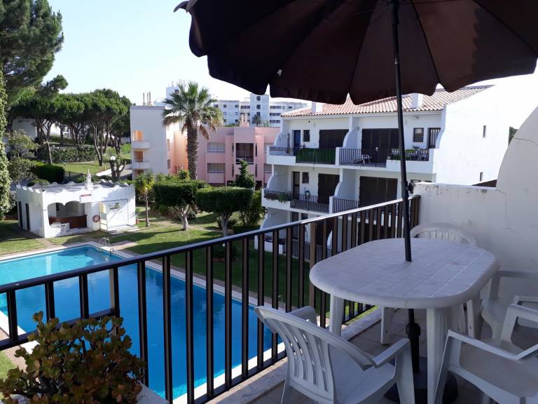 Rental apartment with garden & pool — photo 2