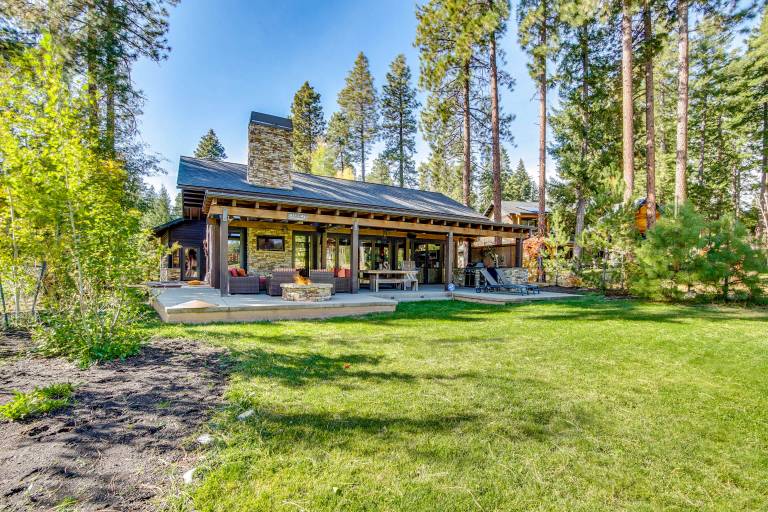 Golf Getaway w/ Hot Tub, Course Views in Cle Elum! — photo 3