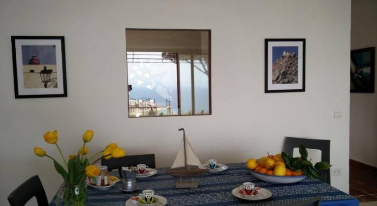 Rental apartment with patio, yard & grill — photo 4