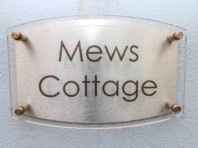 Cottage with garden — photo 3