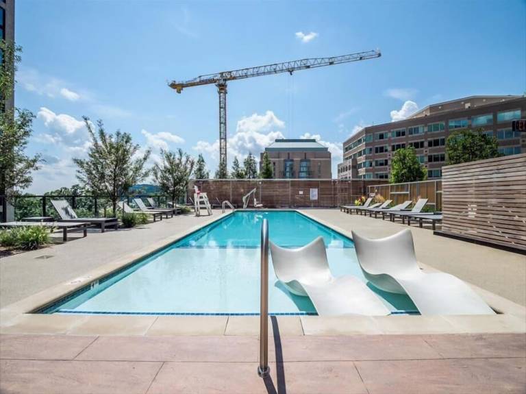 Apartment  Oakton