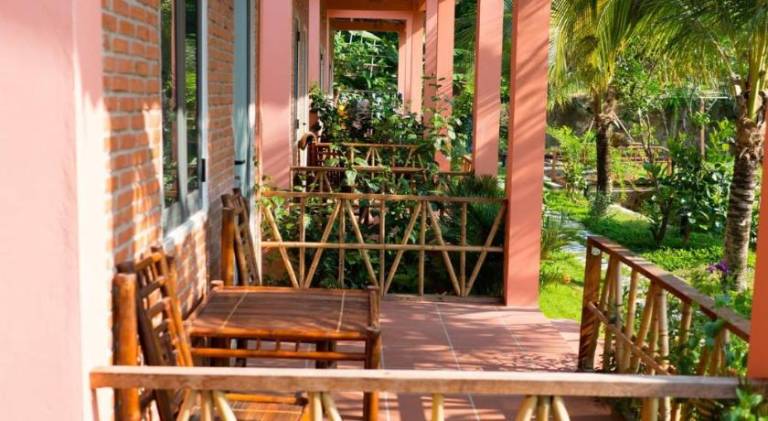 Bungalow with pool, terrace & grill | Good for workation — photo 2