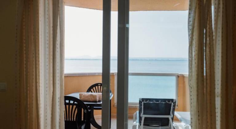 Holiday apartment with patio, pool & garden — photo 4