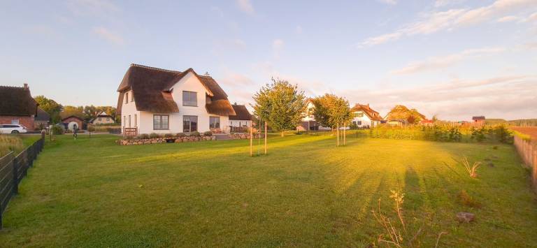 Wohlfühlen unter Reet – Ihr charmantes Ferienhaus mit Sauna, Kamin und Gartenidylle — photo 2