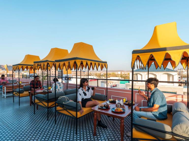 The Hosteller Jaipur, MI Road in Jaipur