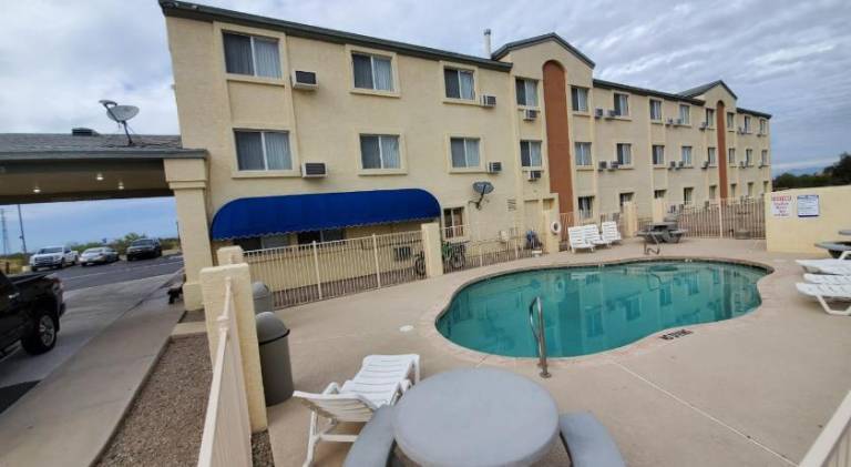 Americas Choice Inn & Suites — photo 5