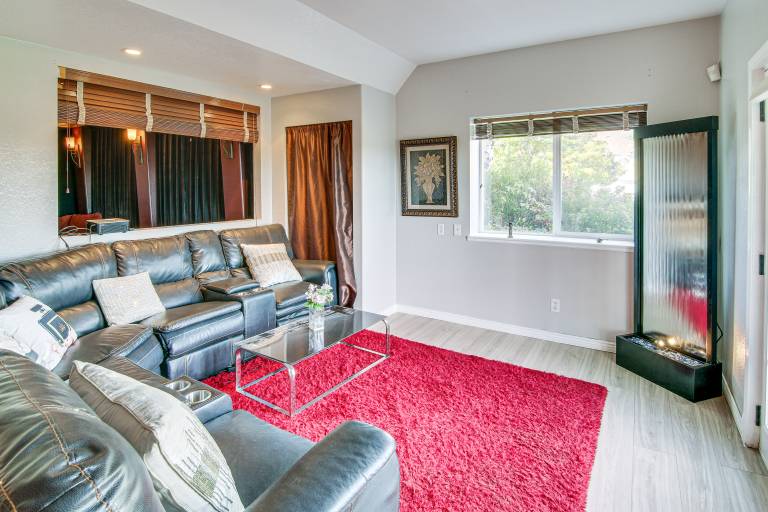 4 Mi to Broadmoor! Apt w/ Movie Theater & Mtn View — photo 5