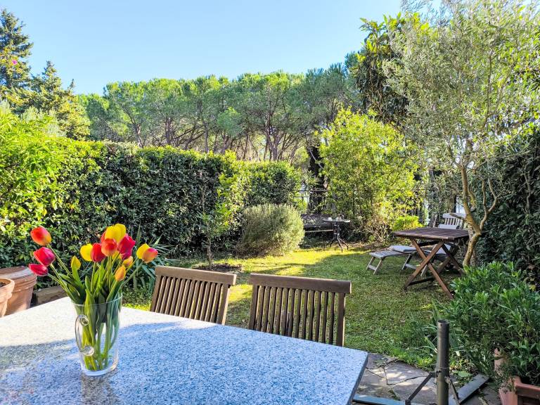 Fully equipped house with yard, grill & patio | Nature view | Pets allowed — photo 2