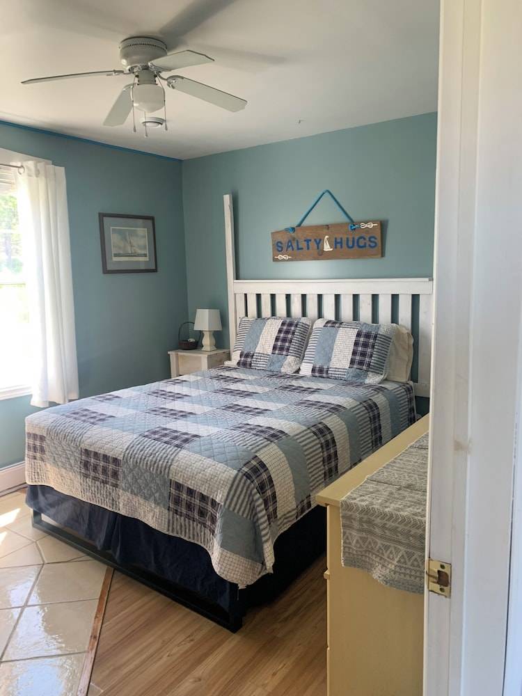 Cottage  Shelburne