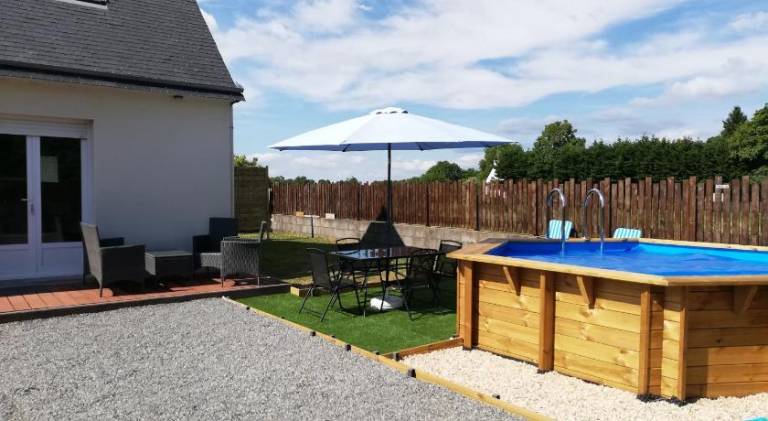 Vacation home with pool in Pontivy