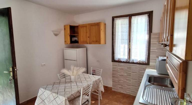 Rental apartment with terrace & yard — photo 3