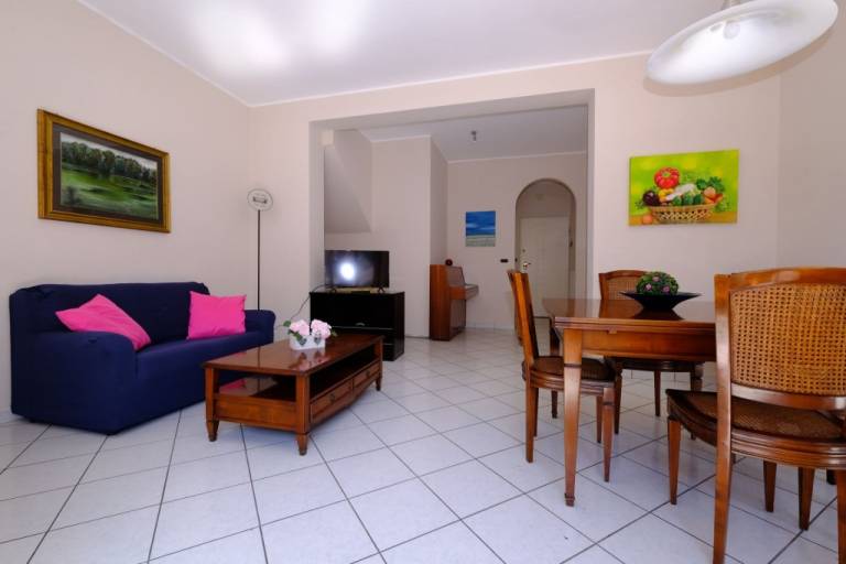 Holiday apartment with 2 rooms for 4 persons — photo 5