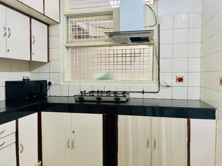 BluO 1BHK Galleria Market - BathTub, Patio, Gym TT — photo 4