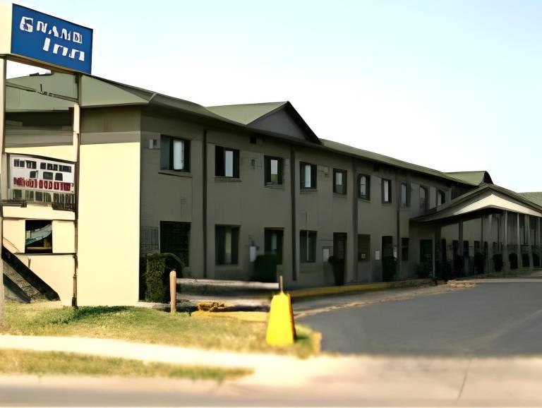 Grand Inn Fargo in Fargo, ND