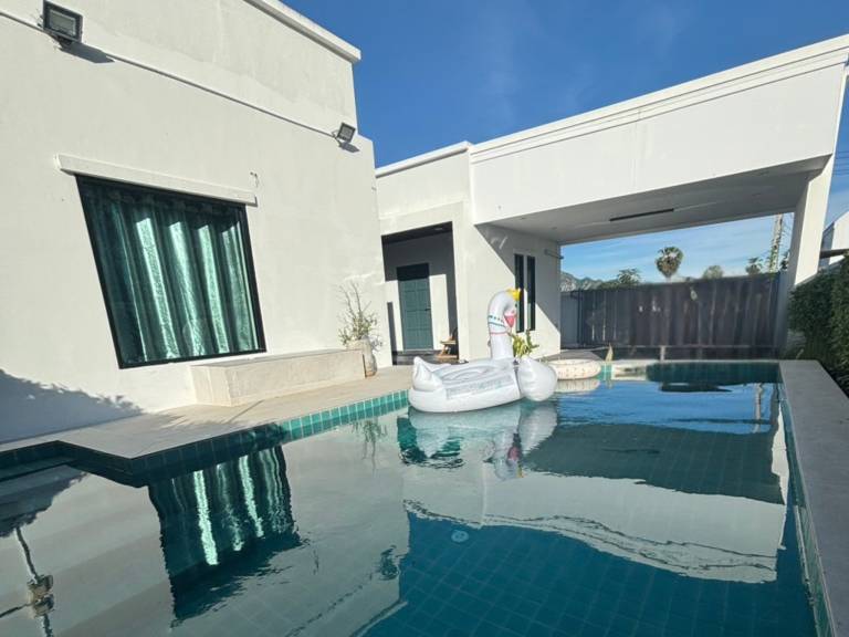 House with grill, pool & yard | Suitable for remote work in Phetchaburi