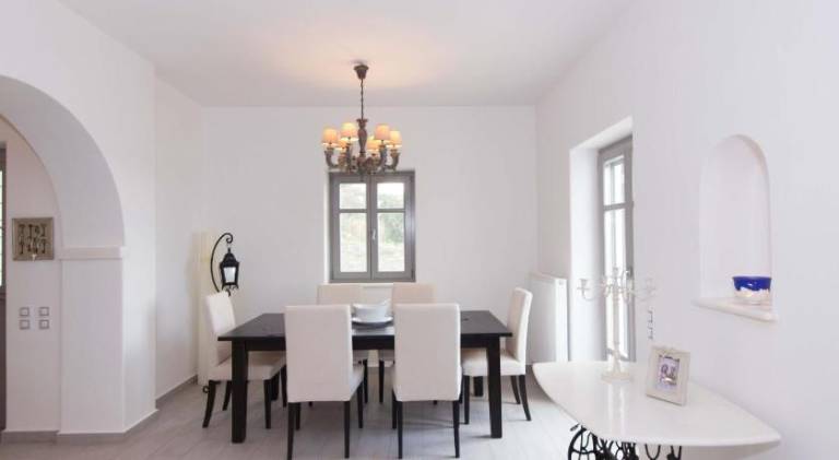 Fully equipped house with pool, garden & BBQ | Suitable for remote work | Pets allowed — photo 4