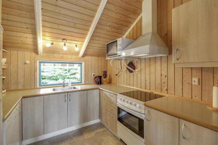 Vacation home with sauna, barbeque & patio — photo 5