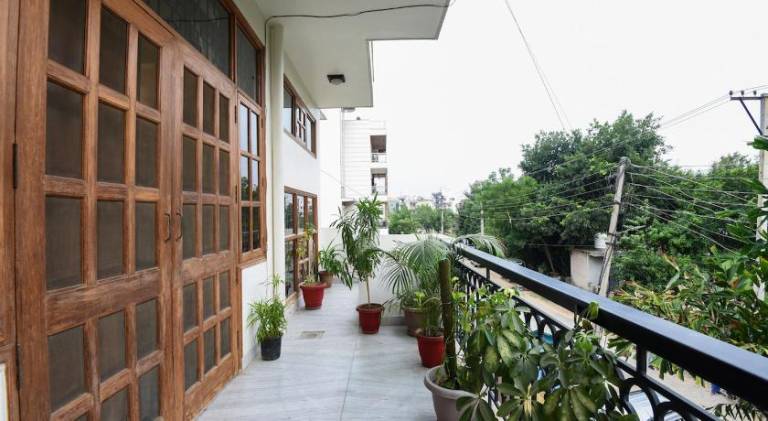 Holiday apartment with yard & patio — photo 4