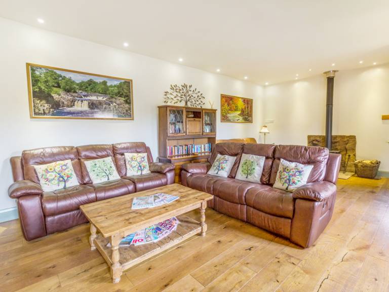 Family-oriented cottage with BBQ, garden & jacuzzi | Pet-friendly — photo 2