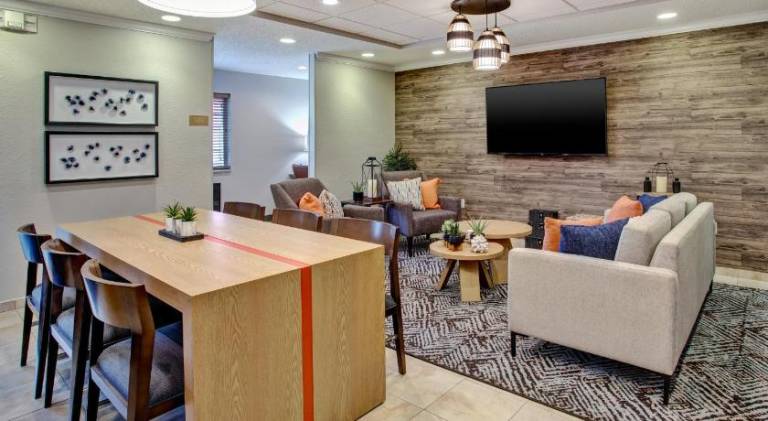 Candlewood Suites Kenosha – Pleasant Prairie by IHG — photo 2