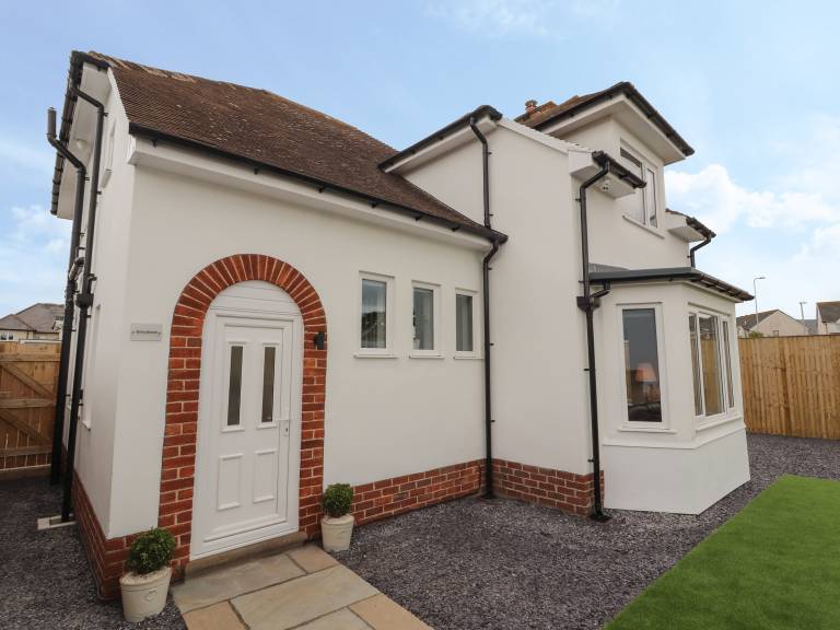 Family-oriented cottage with grill & garden | Beach view | Dogs allowed — photo 3