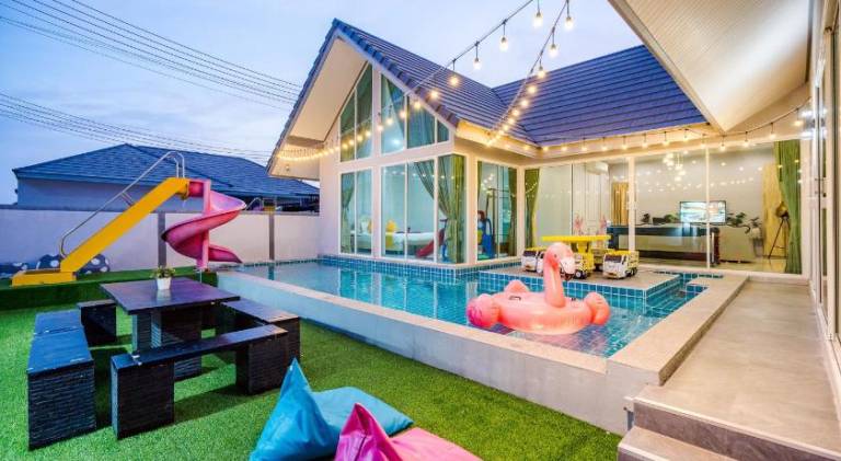 Villa with pool in Phetchaburi