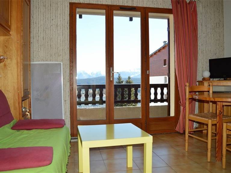 Quiet apartment in station center with parking — photo 5