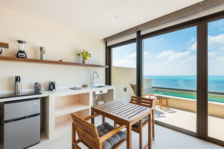 Artila Isla Mujeres Luxury Roof Apt with Private