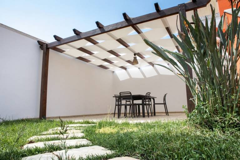 Vacation home with patio, barbecue & garden — photo 4