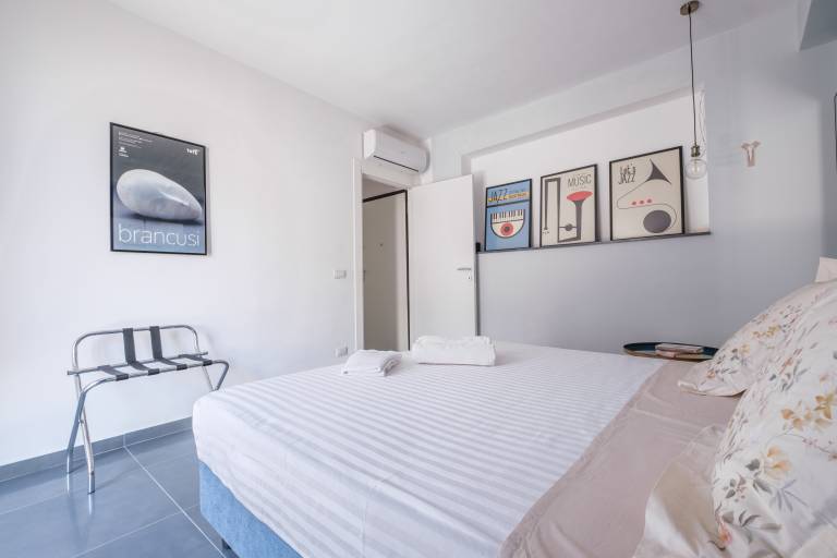 Holiday Home 'Ninai Sea Holiday Apartment' with Balcony, Wi-Fi and Air Conditioning — photo 4