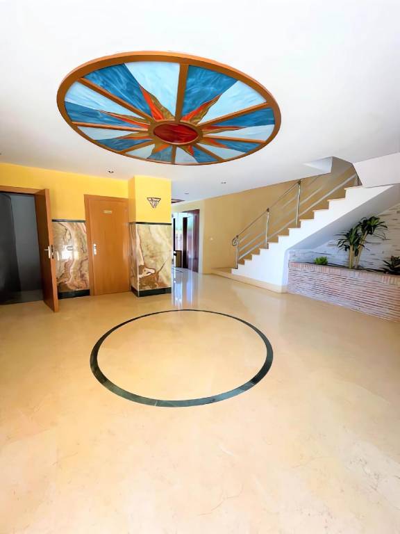 Apartment with pool & patio — photo 4