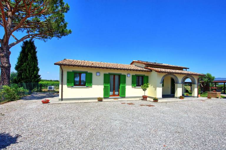 Child-friendly wonderful villa with grill, patio & private pool | Pets allowed — photo 2
