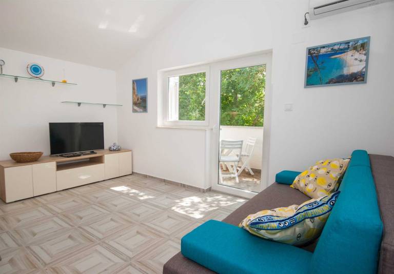 Holiday apartment with terrace — photo 2