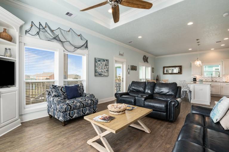 Vacation home with yard & grill — photo 5
