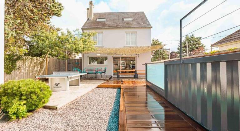 House with pool — photo 3