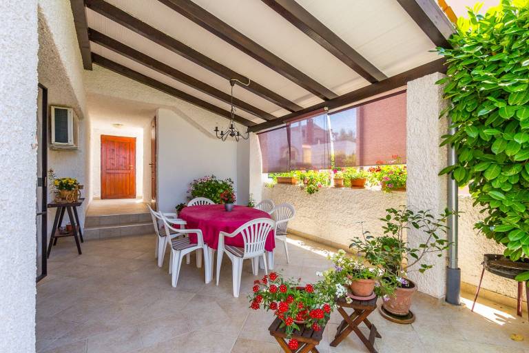 Attractive apartment near beach with BBQ — photo 3
