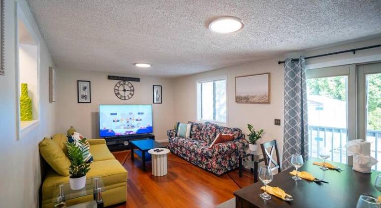 Rental apartment with yard & patio in Cambridge, MA