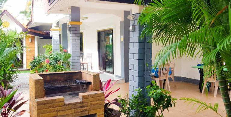 Lovely villa with yard, barbecue & pool | Next to Big Buddha | Good for workation | Pets are welcome — photo 4