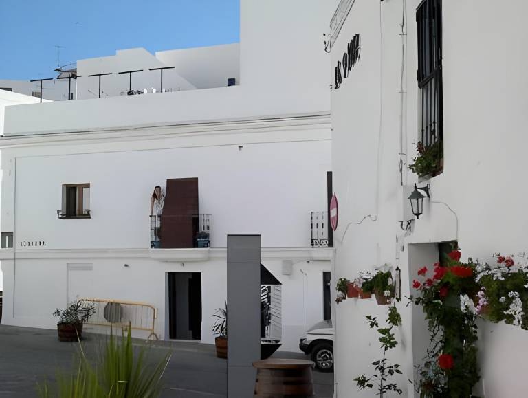 Rental apartment with patio in Vejer de la Frontera