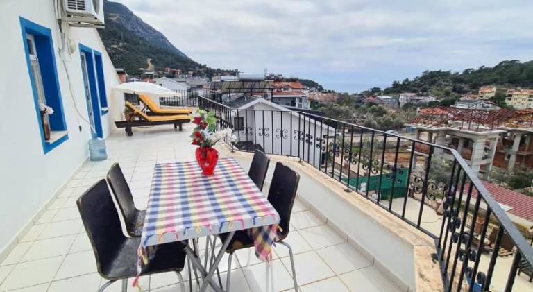 Serviced apartment with BBQ, pool & yard — photo 5