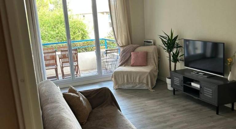 Holiday apartment with pool — photo 2