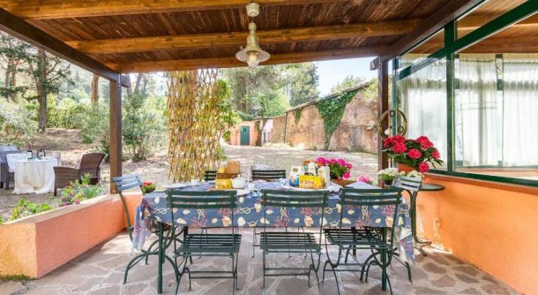 Villa with 5 rooms for 10 persons — photo 3