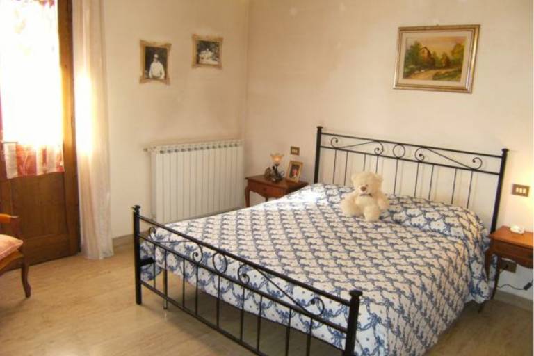 4 Bedroom apartment, 650m from the beach, close to the centre of Marina di Massa. — photo 3