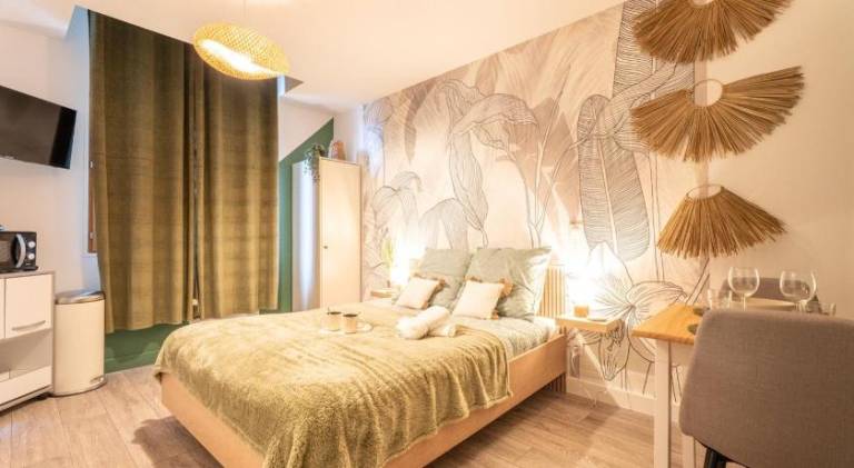 Nice holiday apartment with hot tub | Next to Basilica of St. Michael | Pets allowed — photo 2