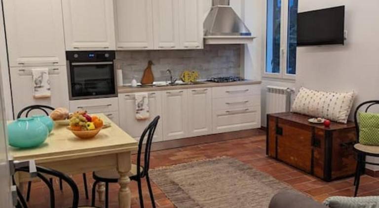 Rental apartment with 2 rooms for 5 persons in La Spezia