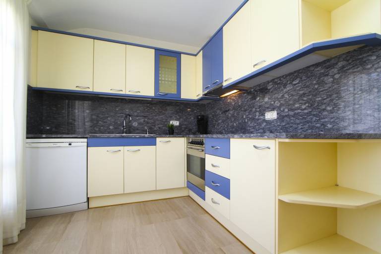 Fully equipped apartment with patio, yard & jacuzzi | Close to the beach | Pets allowed — photo 3