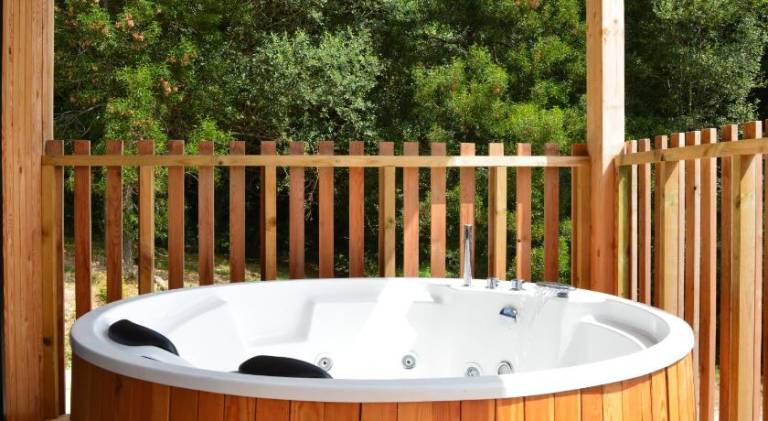 Cabanas Compostela - Cabana Pedroso con banera de hidromasaje — photo 3